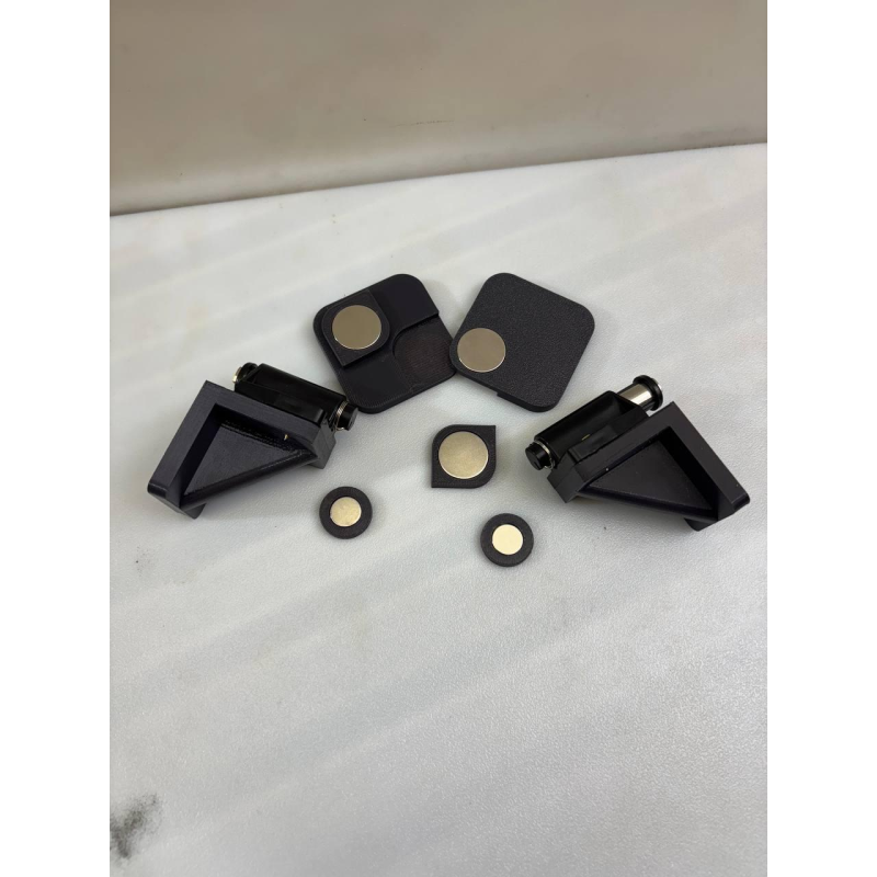 Комплект магнітних кріплень для люків прихованого монтажу з натискним механізмом